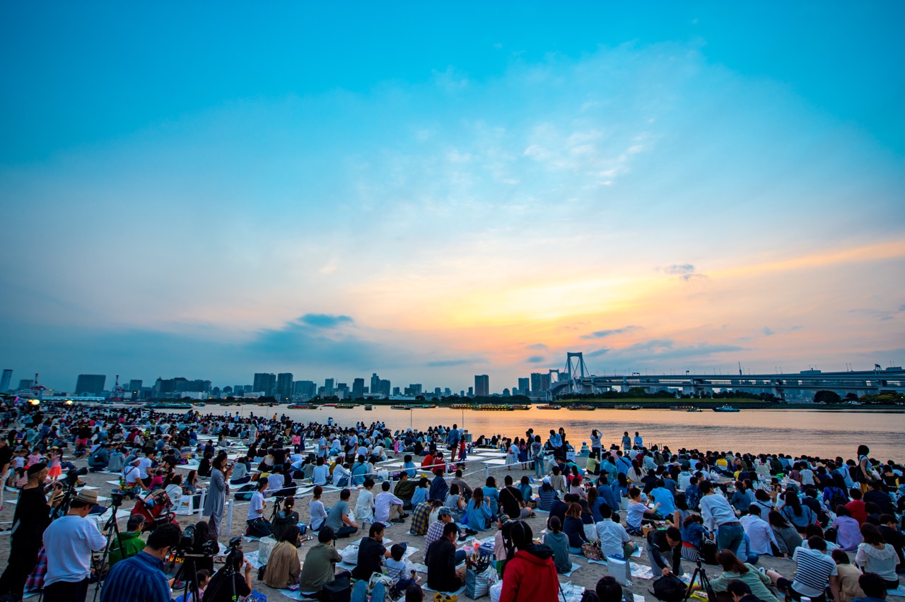 お台場 海の灯まつり 18 ランプの火でできた夜景や屋台を2日間楽しめる お台場ガイドtokyo